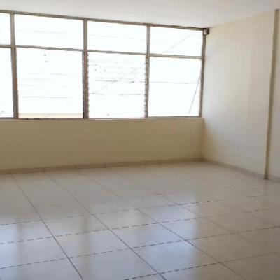 ALQUILER DE OFICINA 1° PISO EN EL CENTRO DE CHICLAYO